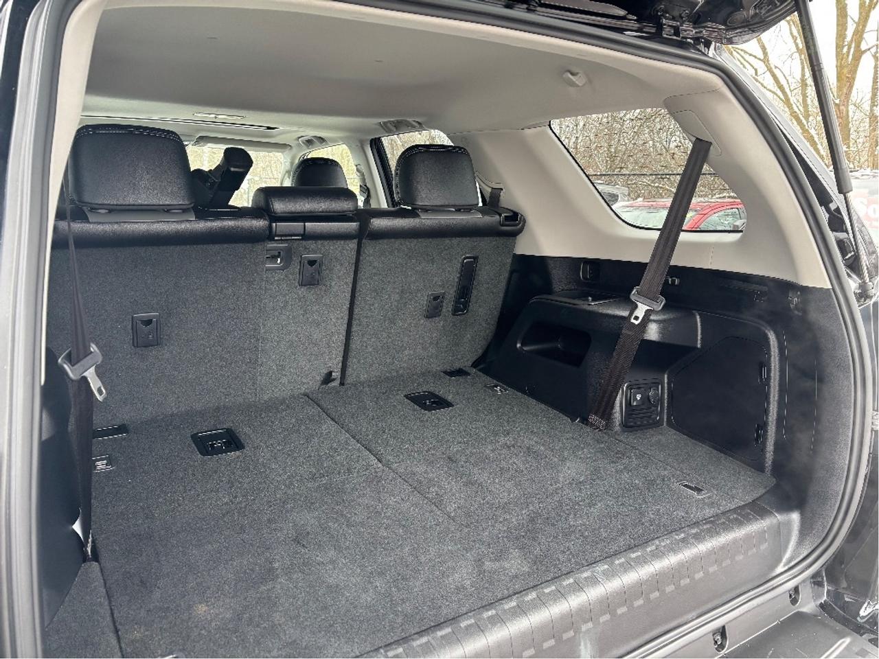 2023 Toyota 4Runner SR5 7 PASS LEATHER ROOF ONE OWNER CLEAN Photo