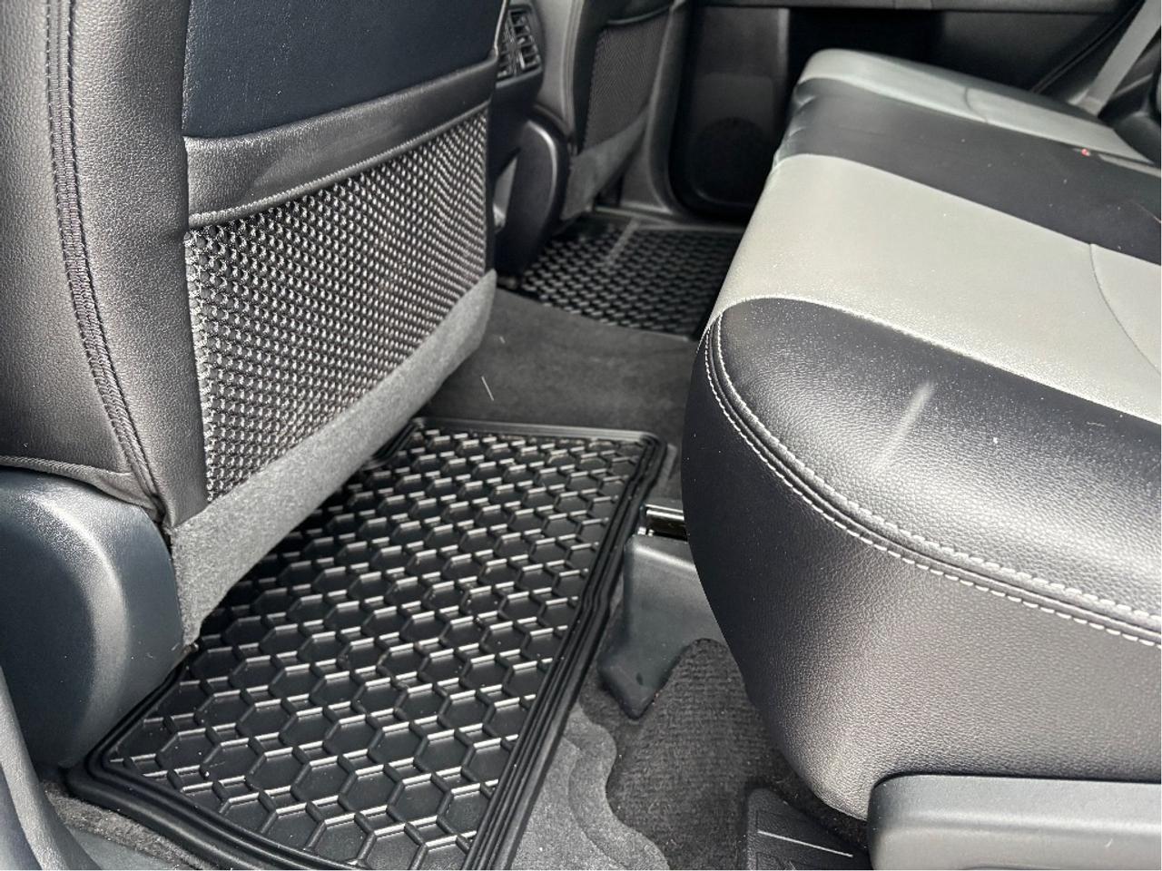 2023 Toyota 4Runner SR5 7 PASS LEATHER ROOF ONE OWNER CLEAN Photo