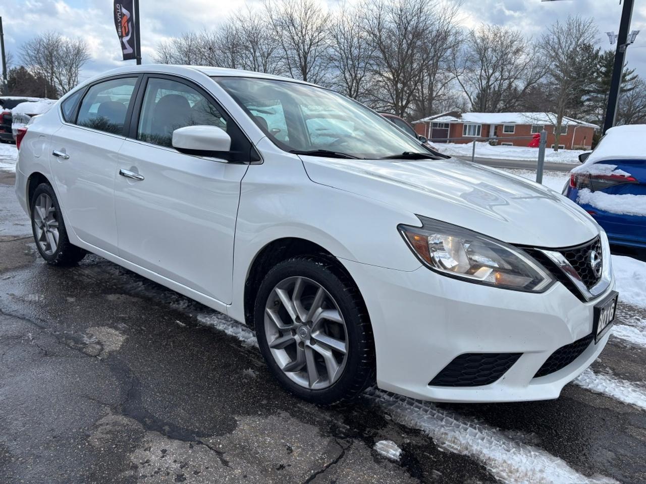 2016 Nissan Sentra 1.8 S CLEAN CARFAX Photo3