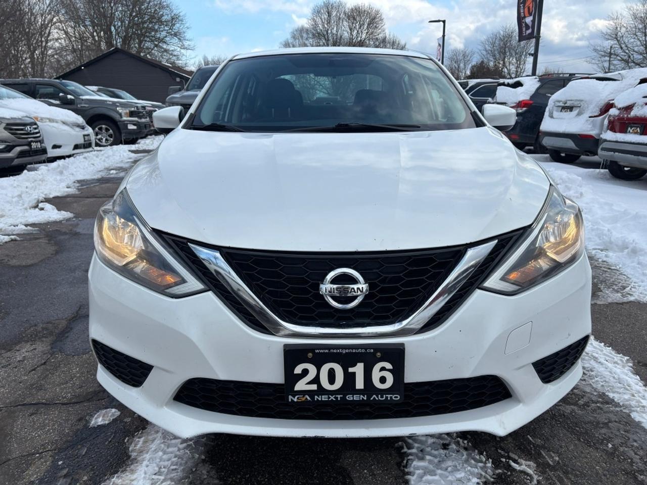 2016 Nissan Sentra 1.8 S CLEAN CARFAX Photo2