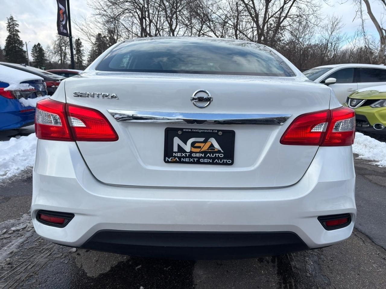 2016 Nissan Sentra 1.8 S CLEAN CARFAX Photo