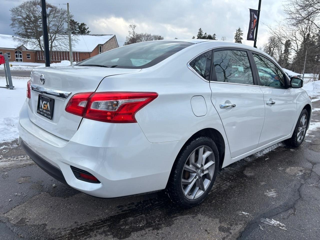 2016 Nissan Sentra 1.8 S CLEAN CARFAX Photo