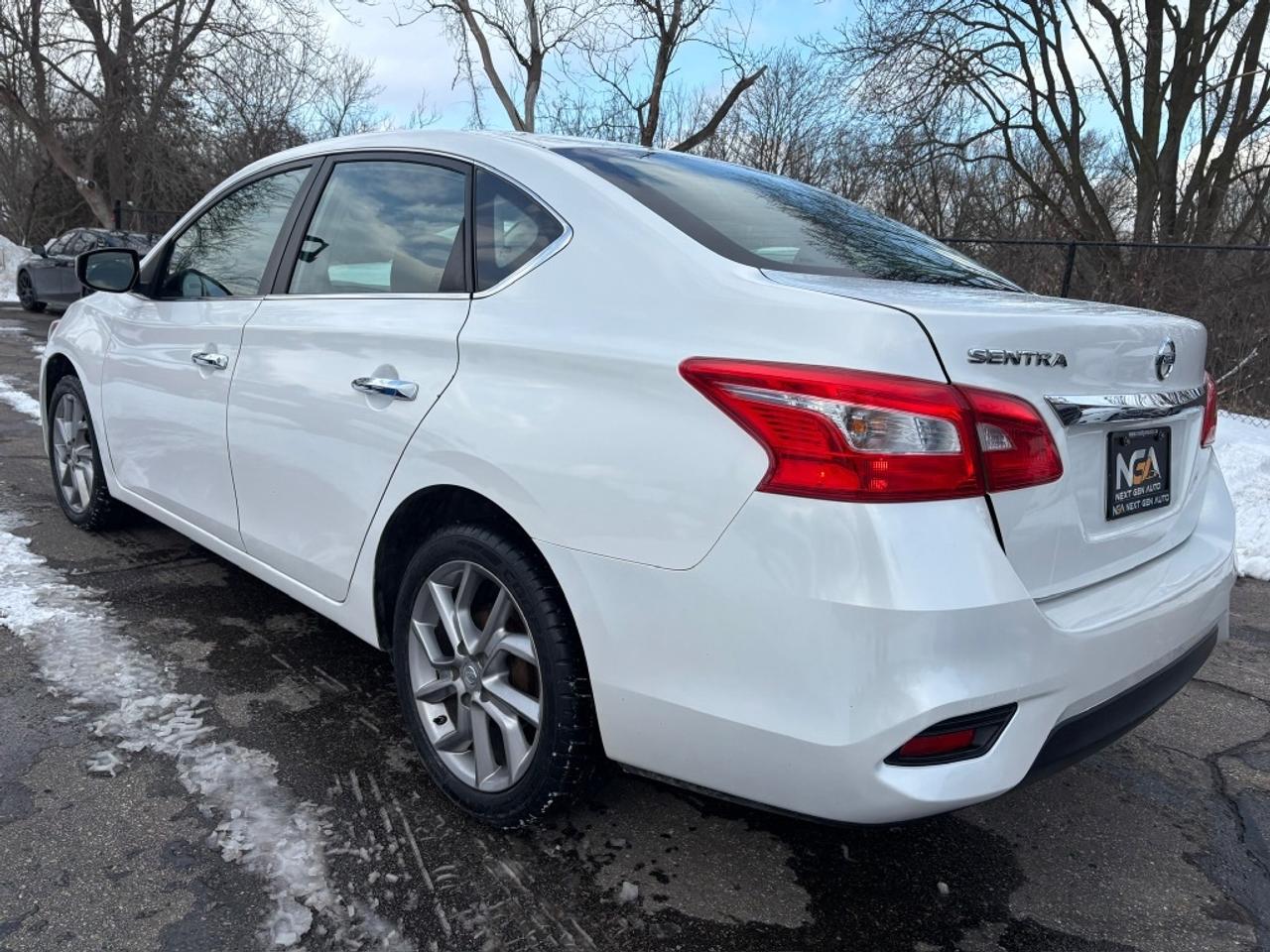 2016 Nissan Sentra 1.8 S CLEAN CARFAX Photo