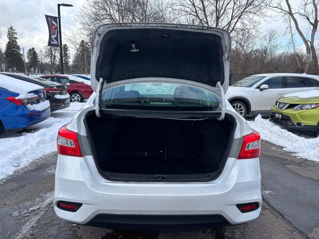 2016 Nissan Sentra 1.8 S CLEAN CARFAX Photo