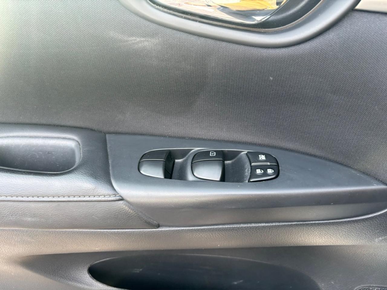 2016 Nissan Sentra 1.8 S CLEAN CARFAX Photo