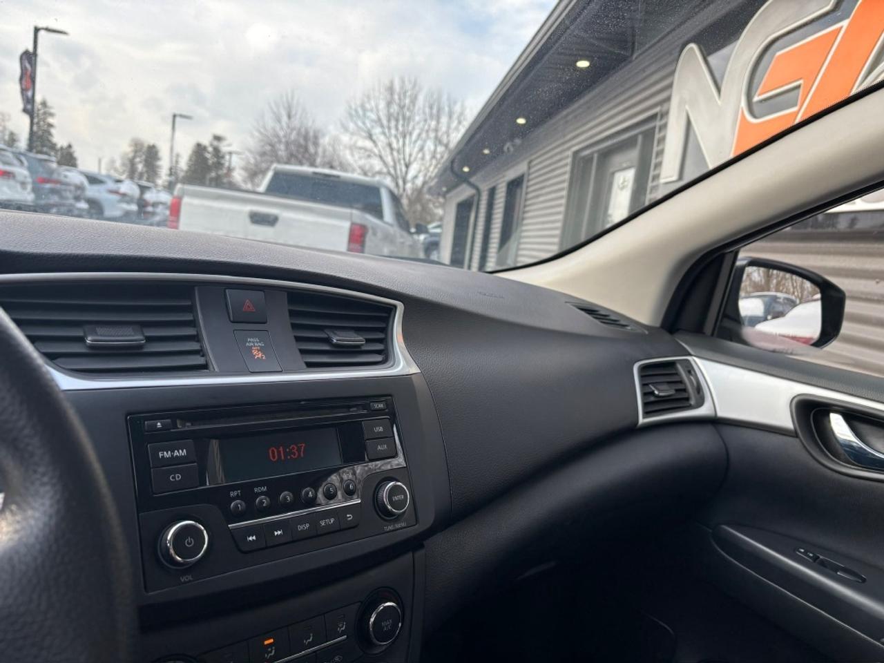 2016 Nissan Sentra 1.8 S CLEAN CARFAX Photo