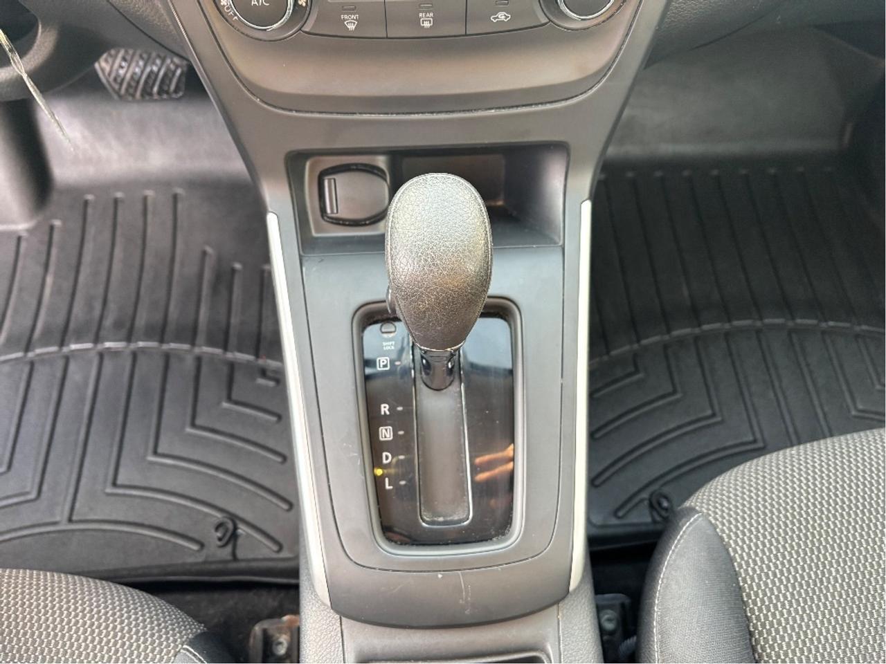 2016 Nissan Sentra 1.8 S CLEAN CARFAX Photo