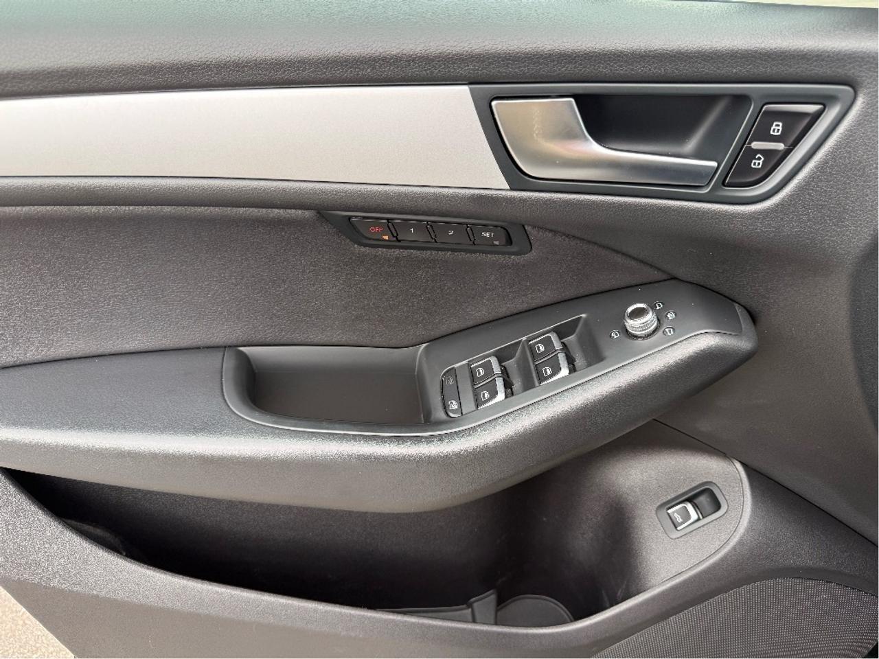 2017 Audi Q5 2.0T Komfort quattro CONVENIENCE PKG LEATHER Photo