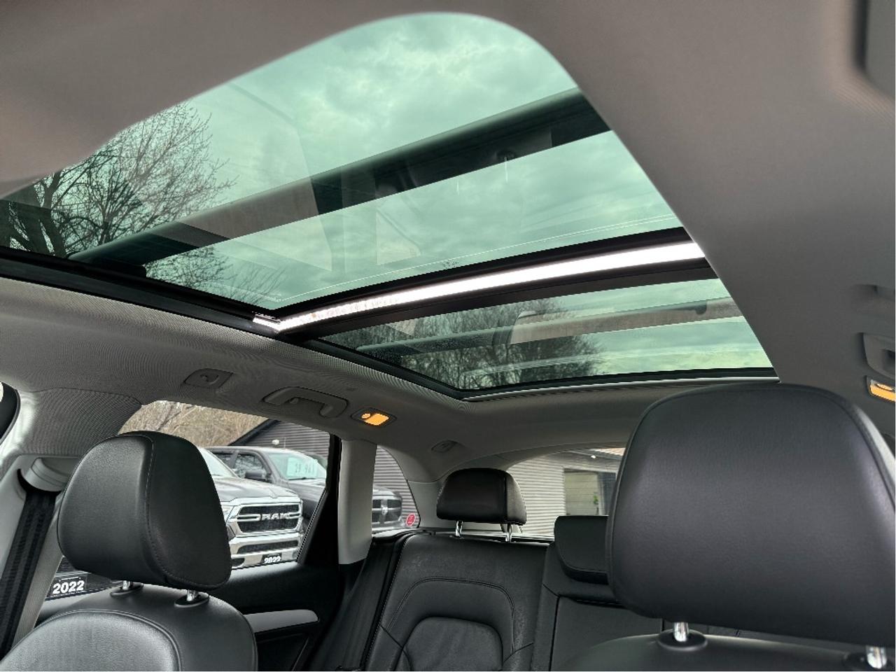 2017 Audi Q5 2.0T Komfort quattro CONVENIENCE PKG LEATHER Photo