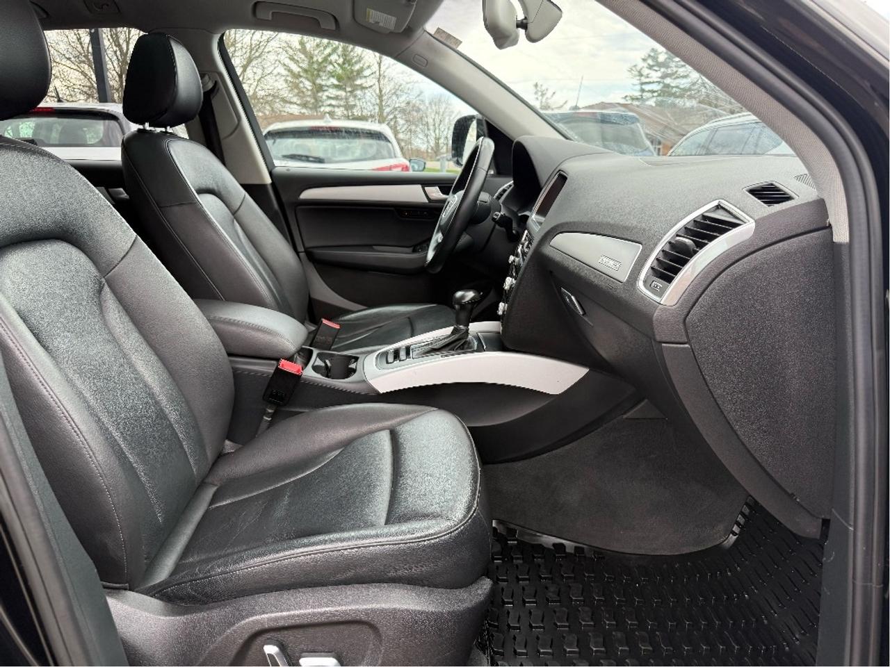2017 Audi Q5 2.0T Komfort quattro CONVENIENCE PKG LEATHER Photo