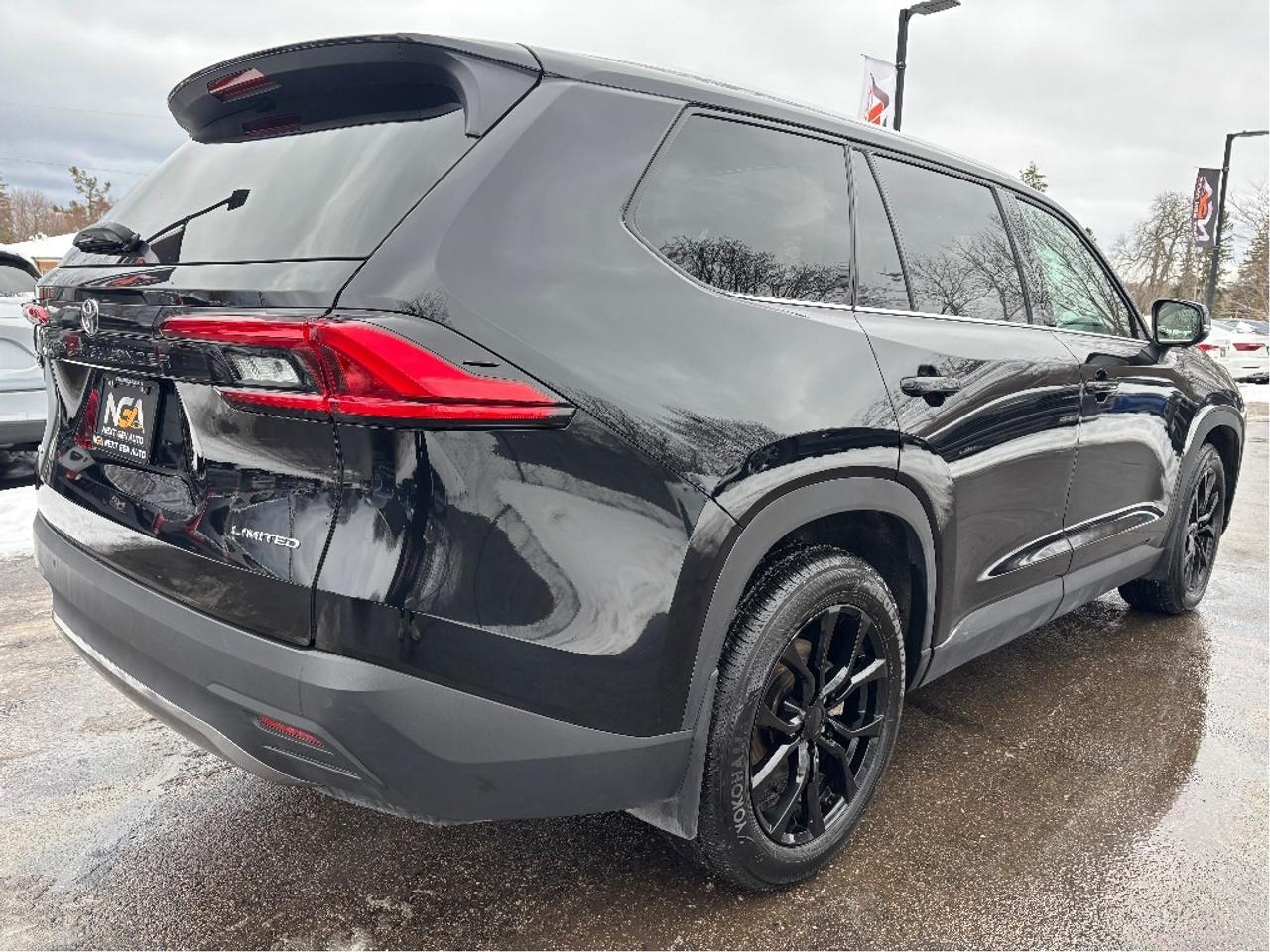 2024 Toyota Grand Highlander Limited AWD 7 PASS LEATHER NAV PANO ROOF Photo