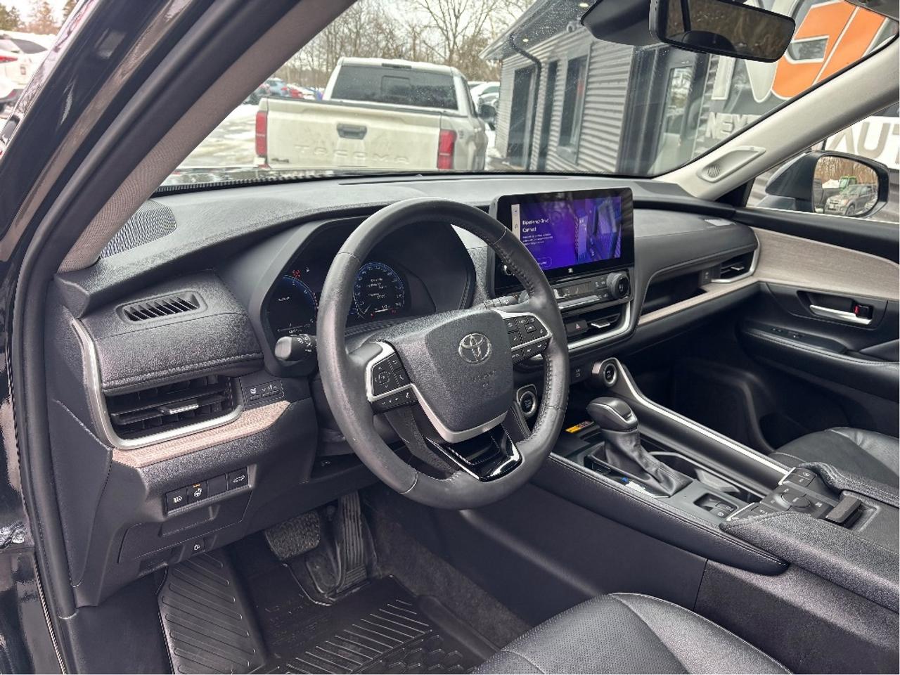 2024 Toyota Grand Highlander Limited AWD 7 PASS LEATHER NAV PANO ROOF Photo