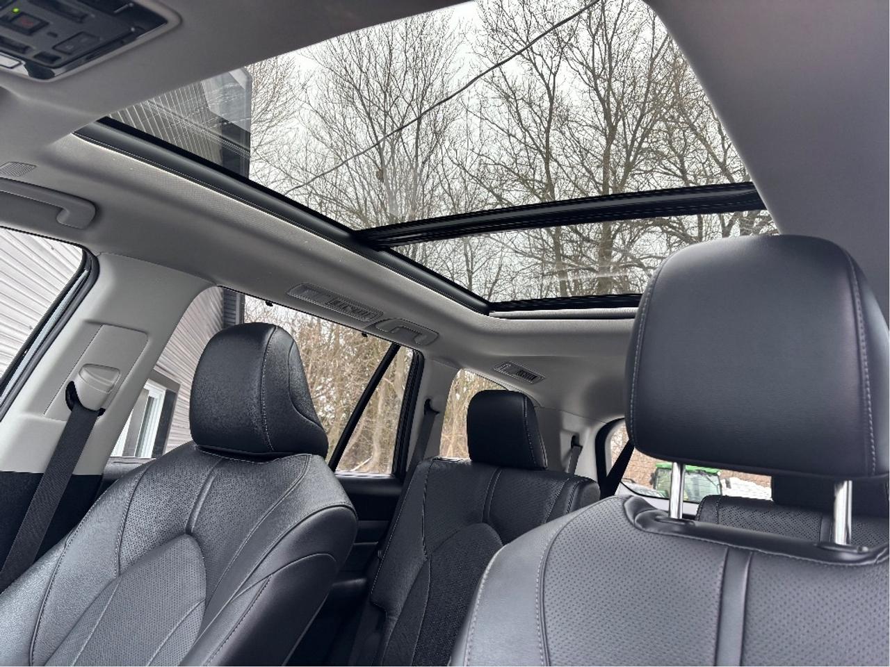 2024 Toyota Grand Highlander Limited AWD 7 PASS LEATHER NAV PANO ROOF Photo
