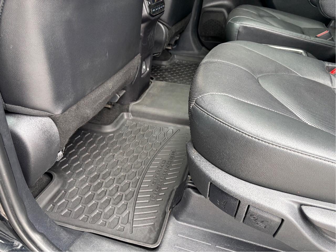 2024 Toyota Grand Highlander Limited AWD 7 PASS LEATHER NAV PANO ROOF Photo