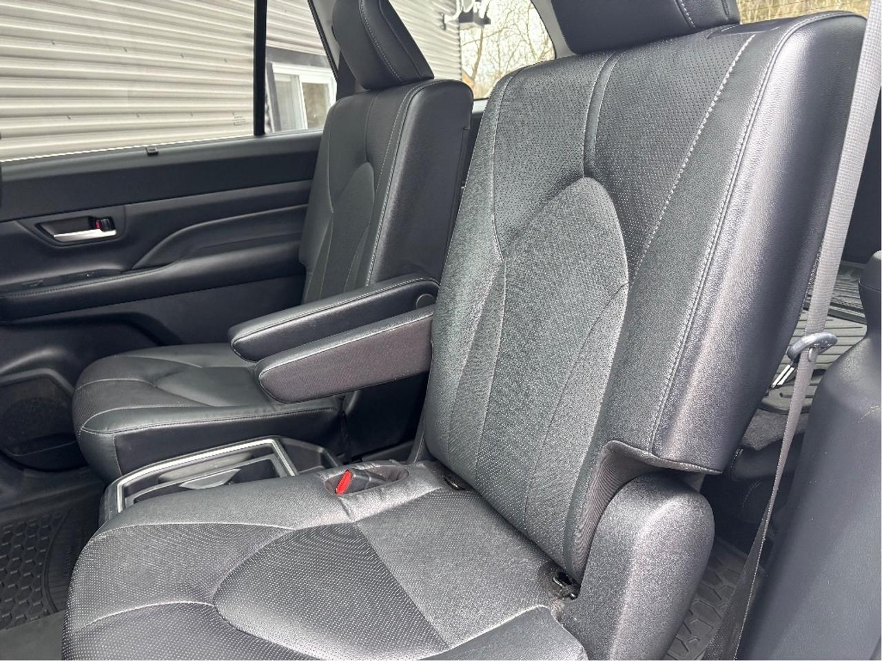 2024 Toyota Grand Highlander Limited AWD 7 PASS LEATHER NAV PANO ROOF Photo