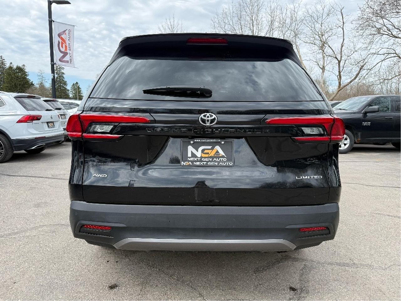 2024 Toyota Grand Highlander Limited AWD 7 PASS LEATHER NAV PANO ROOF Photo