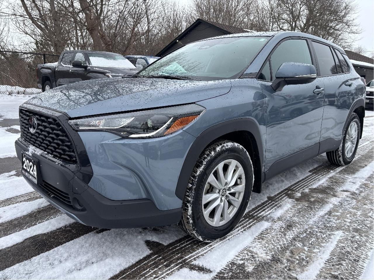 2024 Toyota Corolla Cross LE HEATED STEERING REMOTE STARTER CLEAN CARF Photo