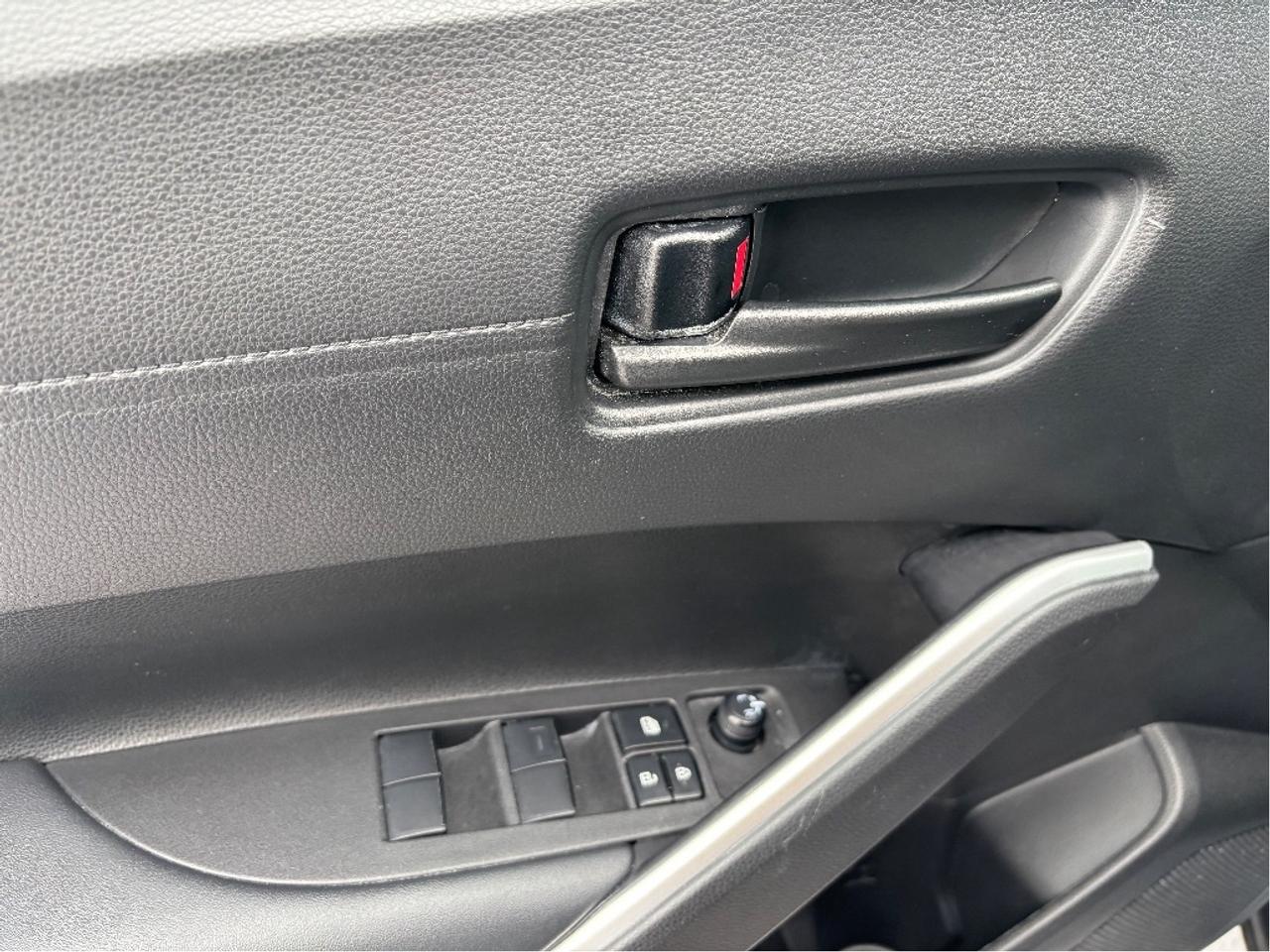 2024 Toyota Corolla Cross LE HEATED STEERING REMOTE STARTER CLEAN CARF Photo