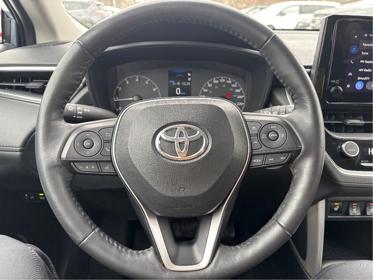 2024 Toyota Corolla Cross LE HEATED STEERING REMOTE STARTER CLEAN CARF Photo