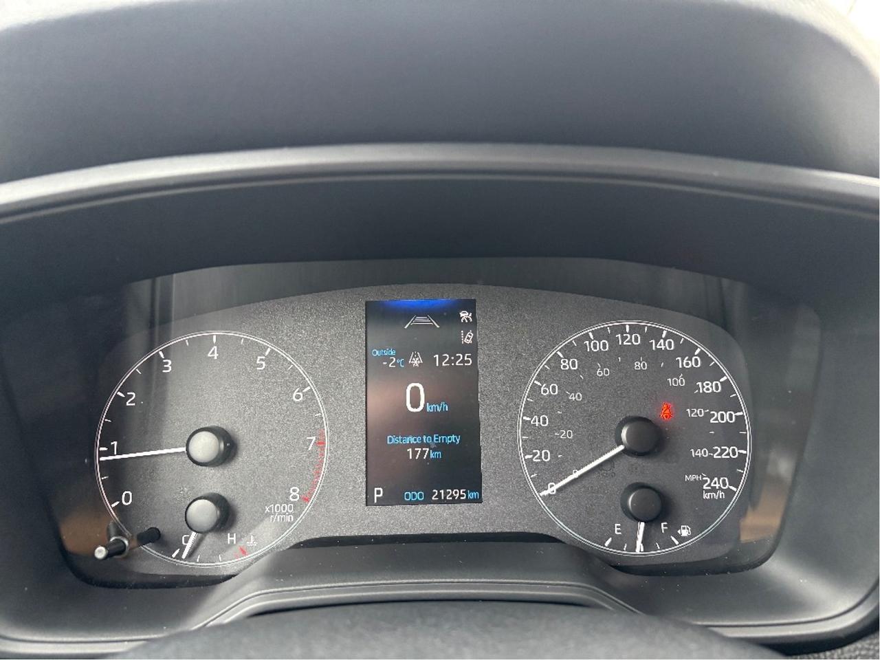 2024 Toyota Corolla Cross LE HEATED STEERING REMOTE STARTER CLEAN CARF Photo