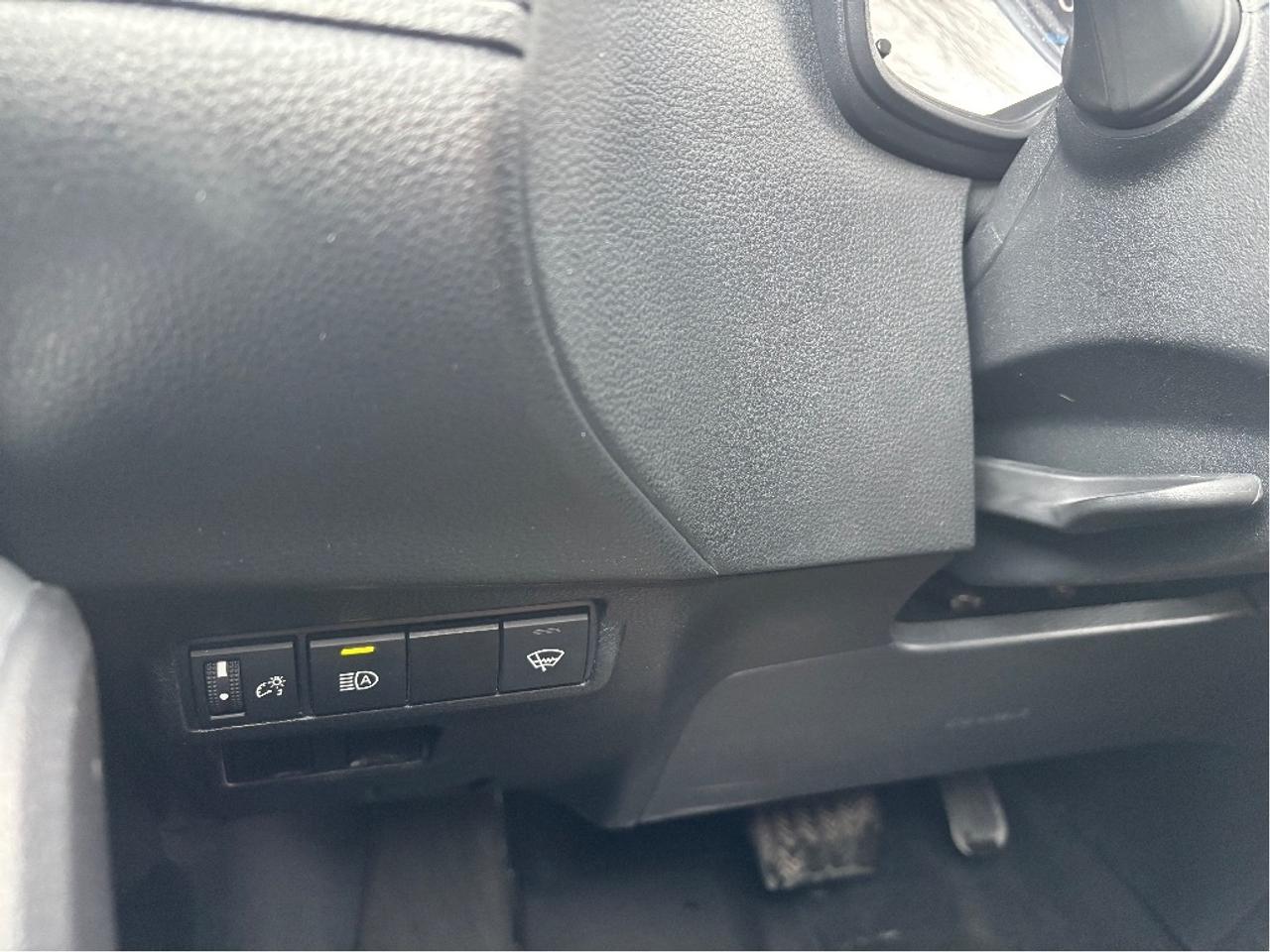 2024 Toyota Corolla Cross LE HEATED STEERING REMOTE STARTER CLEAN CARF Photo