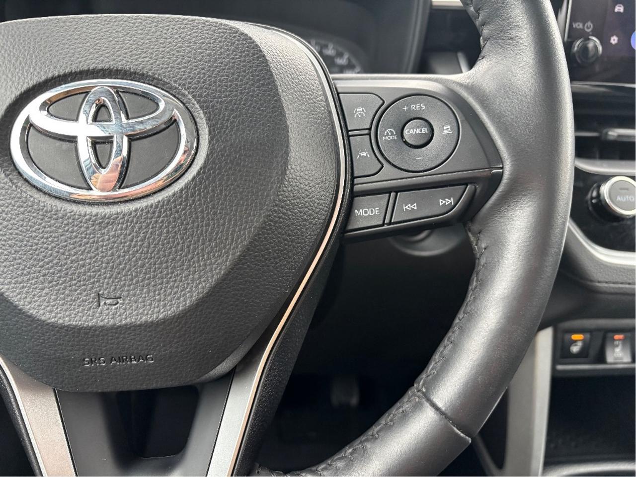 2024 Toyota Corolla Cross LE HEATED STEERING REMOTE STARTER CLEAN CARF Photo