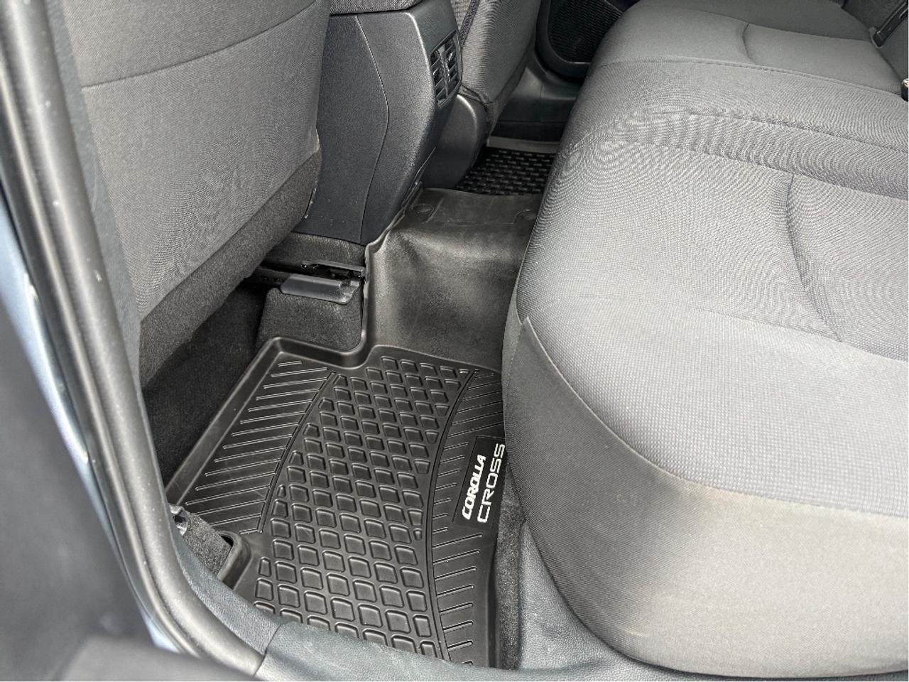 2024 Toyota Corolla Cross LE HEATED STEERING REMOTE STARTER CLEAN CARF Photo