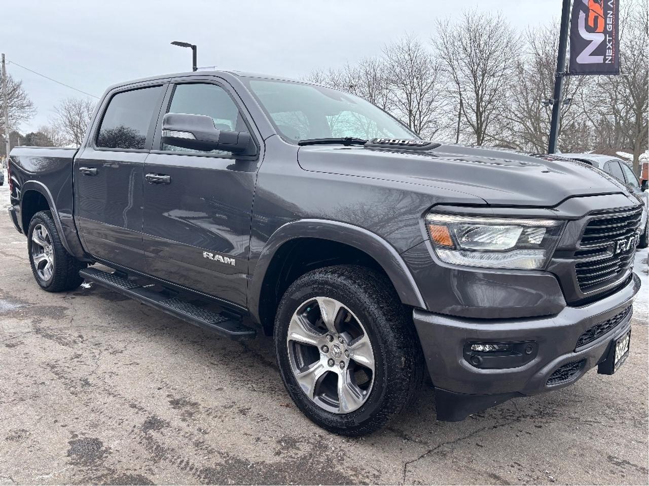2022 RAM 1500 Laramie LEATHER 12 SCREEN NAV PANO ROOF Photo3