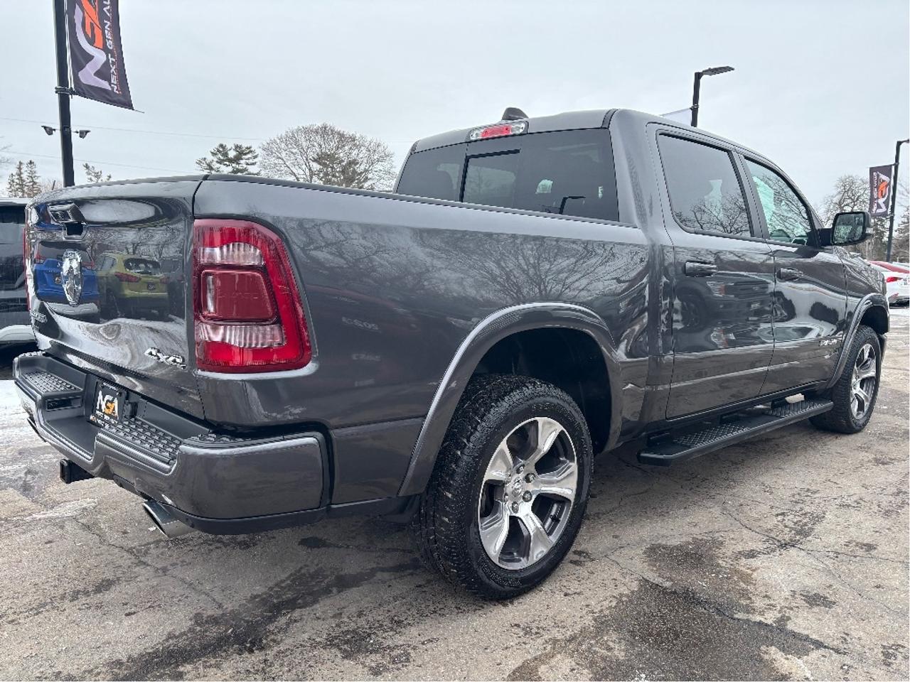 2022 RAM 1500 Laramie LEATHER 12 SCREEN NAV PANO ROOF Photo