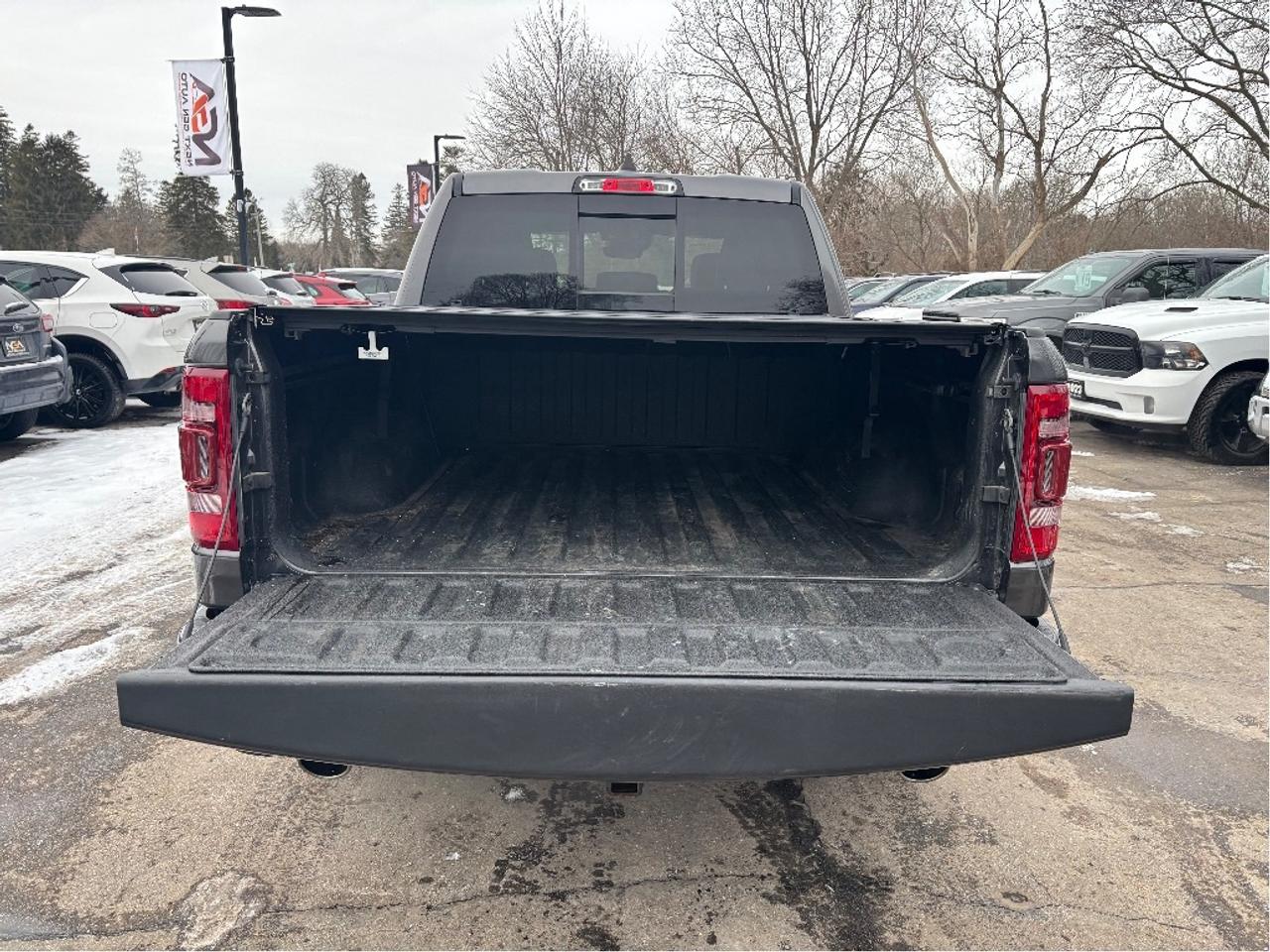 2022 RAM 1500 Laramie LEATHER 12 SCREEN NAV PANO ROOF Photo