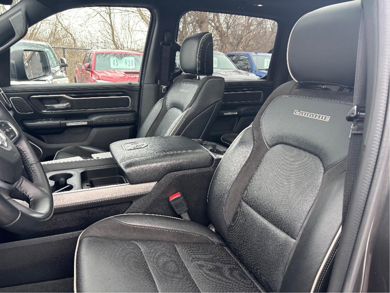 2022 RAM 1500 Laramie LEATHER 12 SCREEN NAV PANO ROOF Photo