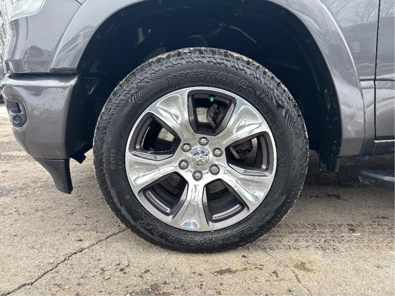 2022 RAM 1500 Laramie LEATHER 12 SCREEN NAV PANO ROOF Photo