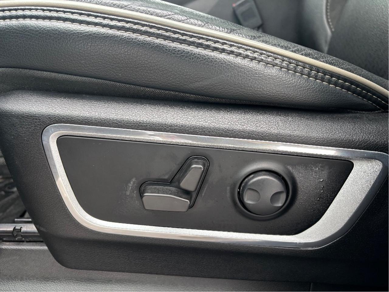 2022 RAM 1500 Laramie LEATHER 12 SCREEN NAV PANO ROOF Photo