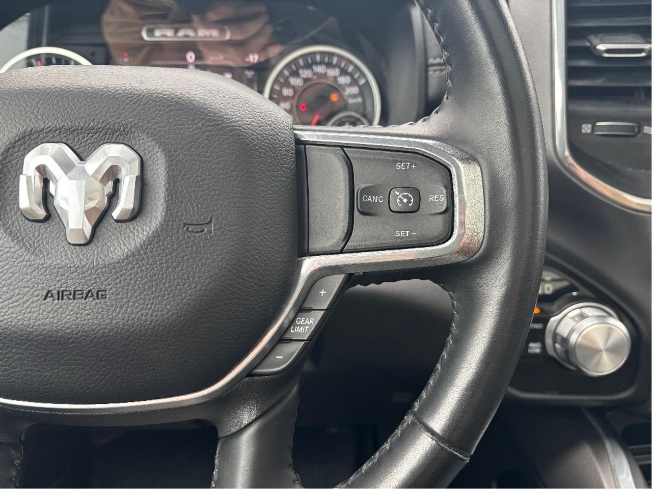 2022 RAM 1500 Laramie LEATHER 12 SCREEN NAV PANO ROOF Photo