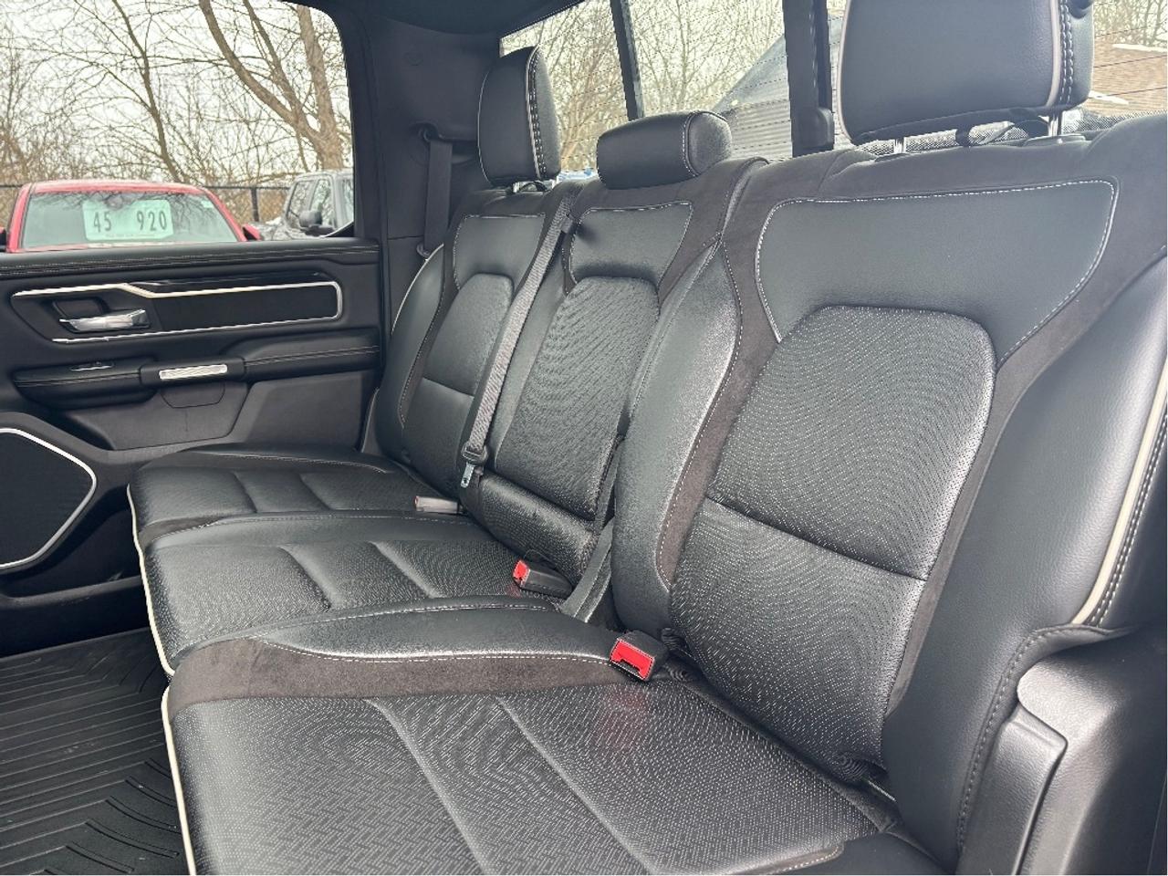 2022 RAM 1500 Laramie LEATHER 12 SCREEN NAV PANO ROOF Photo