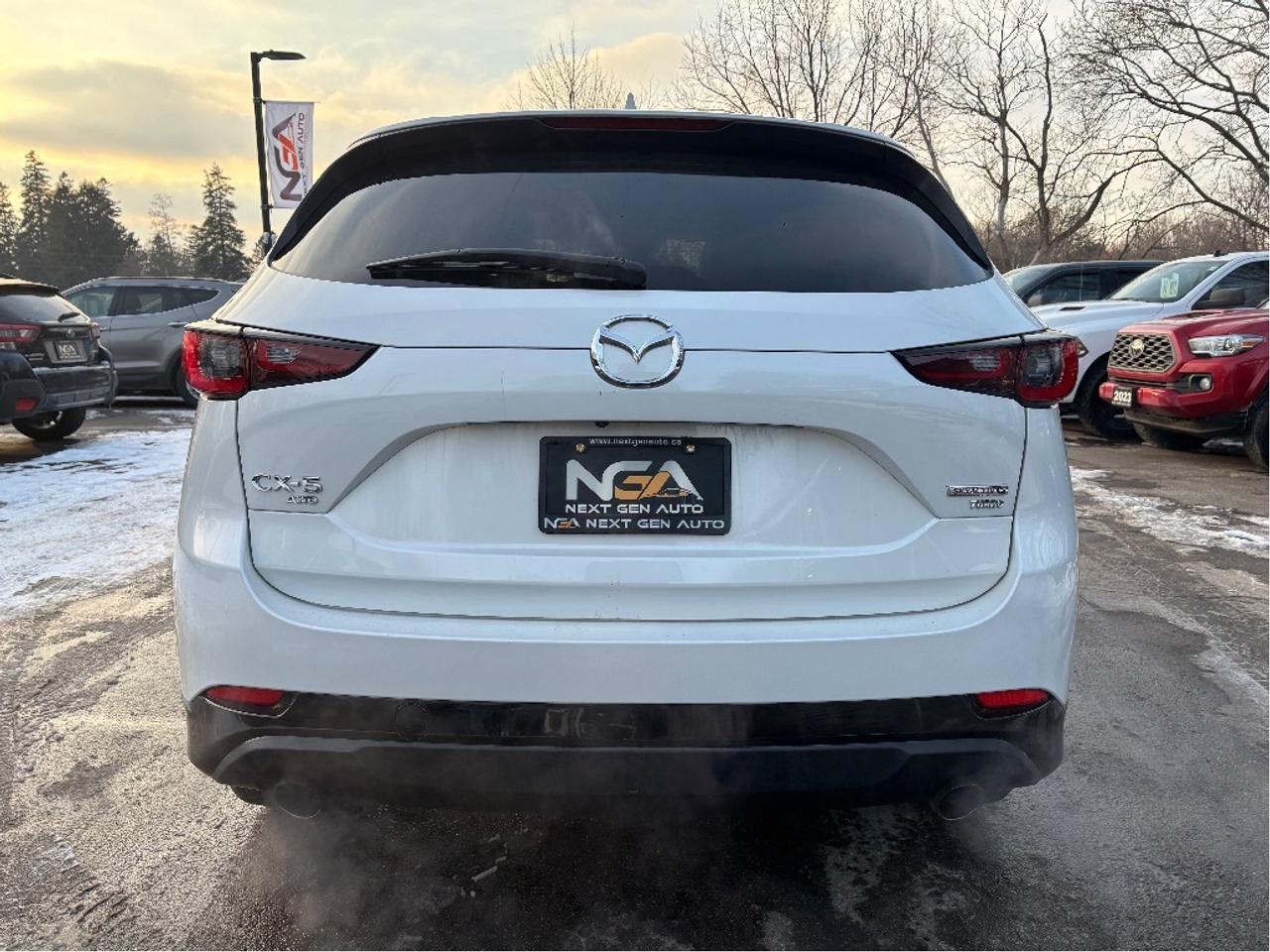 2023 Mazda CX-5 Sport LEATHER ROOF NAV CLEAN CARFAX Photo