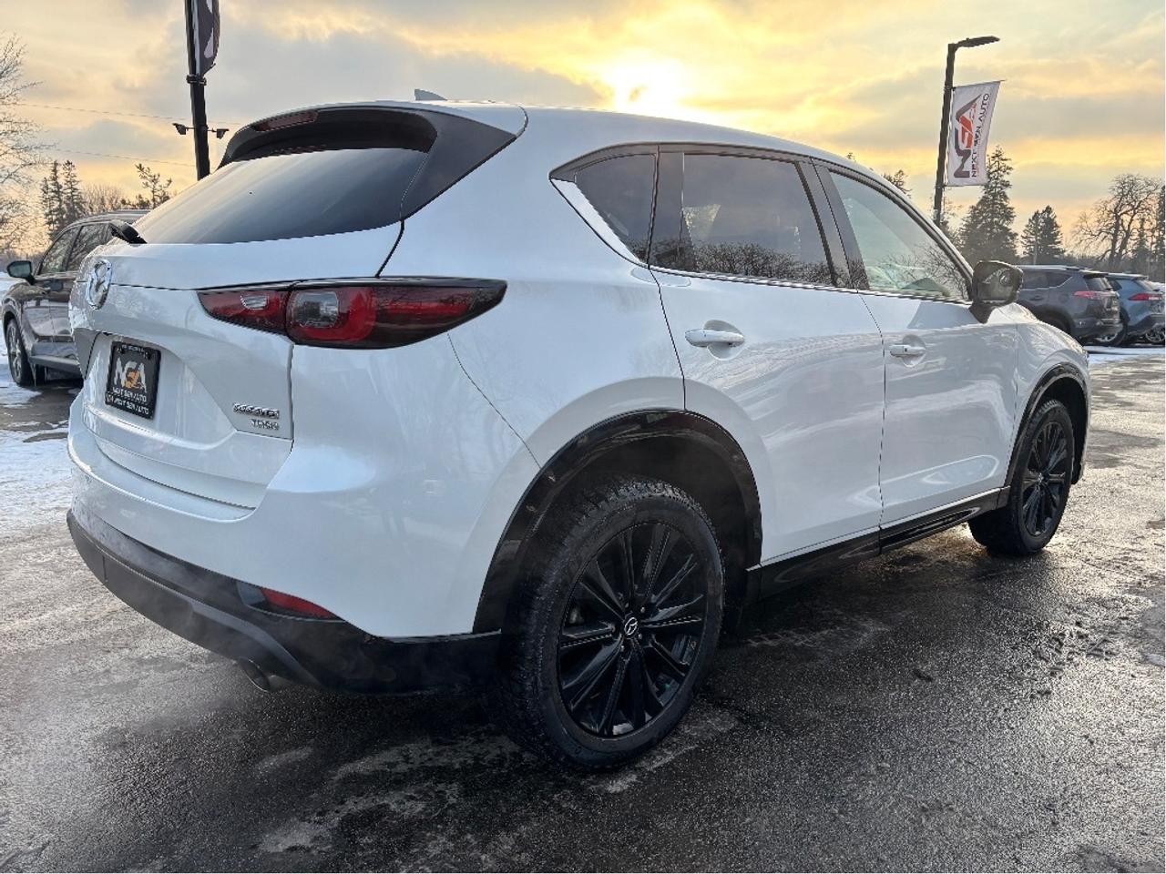 2023 Mazda CX-5 Sport LEATHER ROOF NAV CLEAN CARFAX Photo