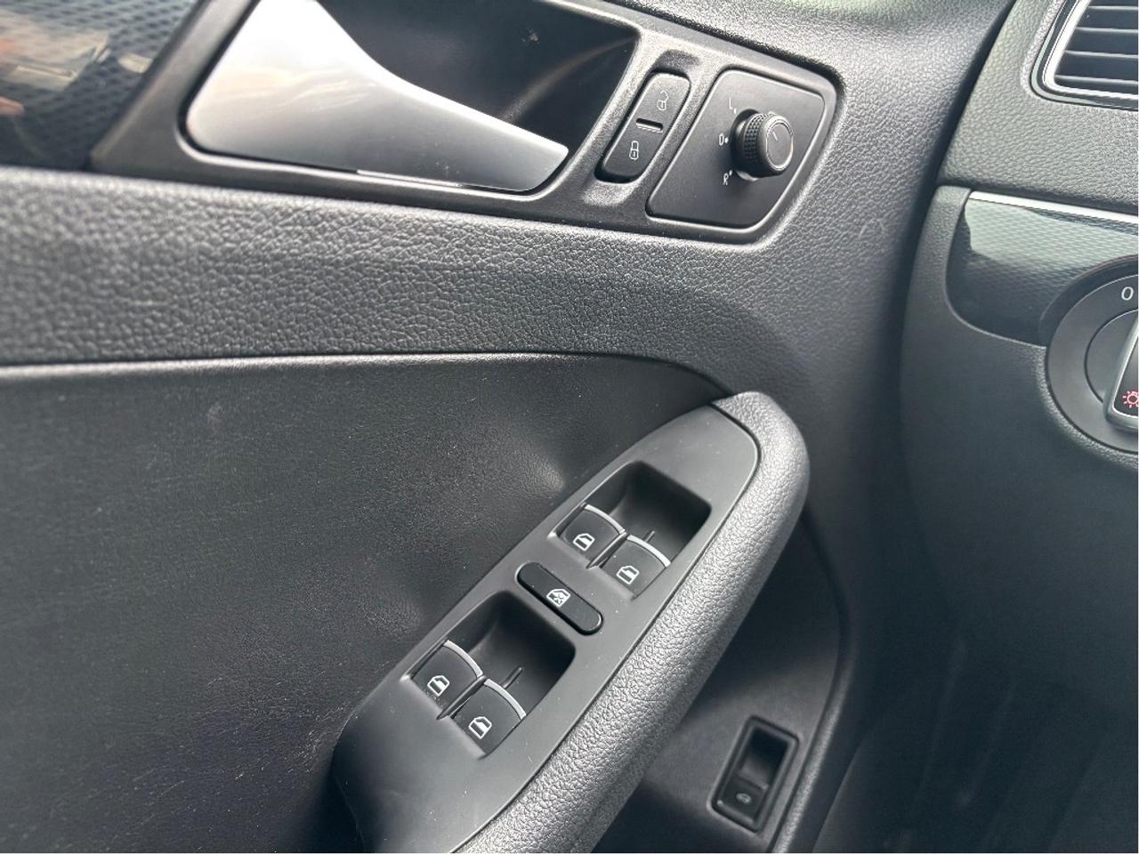 2017 Volkswagen Jetta Wolfsburg POWER HEATED SEATS ROOF CLEAN CARF Photo