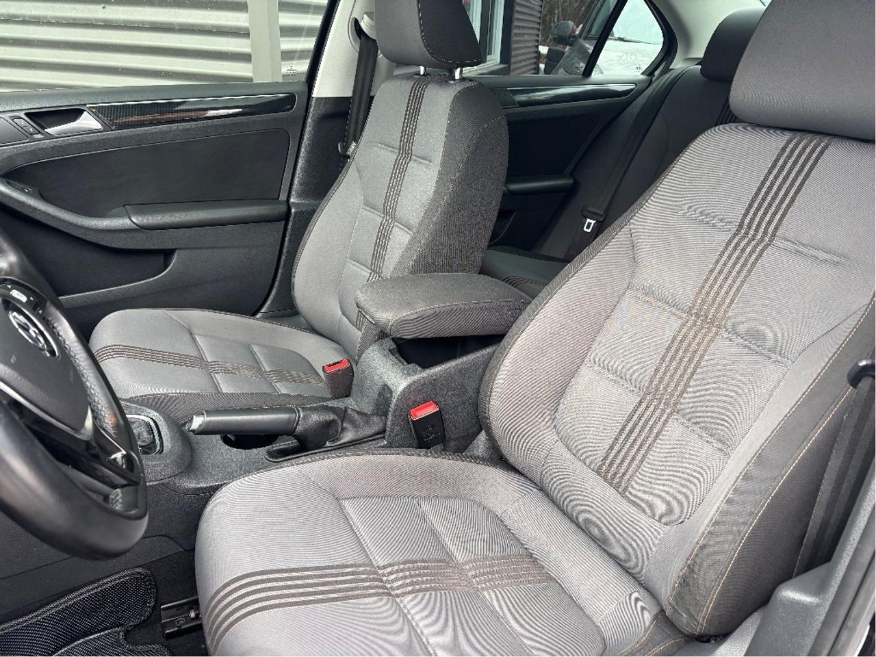 2017 Volkswagen Jetta Wolfsburg POWER HEATED SEATS ROOF CLEAN CARF Photo