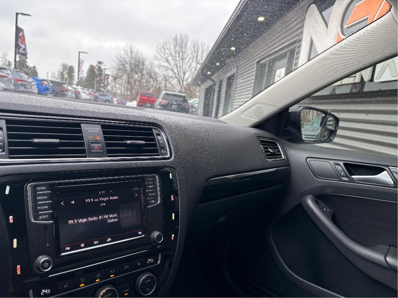2017 Volkswagen Jetta Wolfsburg POWER HEATED SEATS ROOF CLEAN CARF Photo