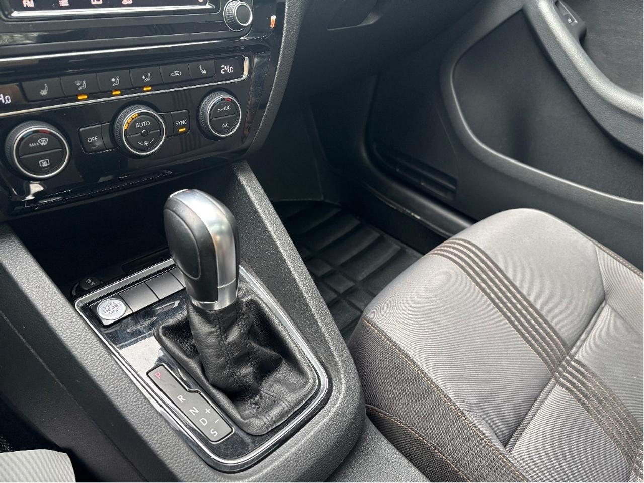 2017 Volkswagen Jetta Wolfsburg POWER HEATED SEATS ROOF CLEAN CARF Photo