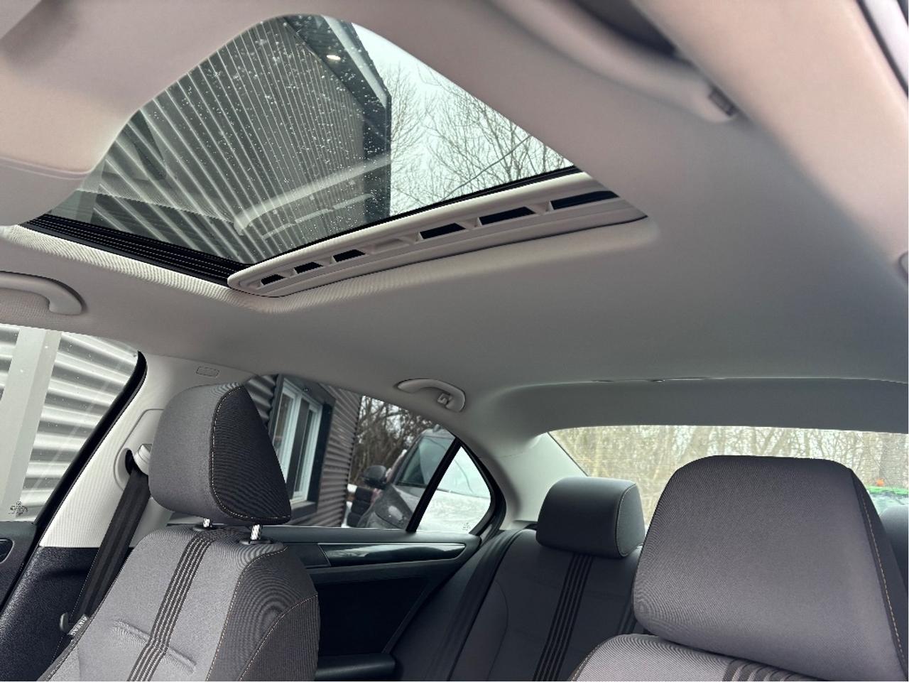 2017 Volkswagen Jetta Wolfsburg POWER HEATED SEATS ROOF CLEAN CARF Photo