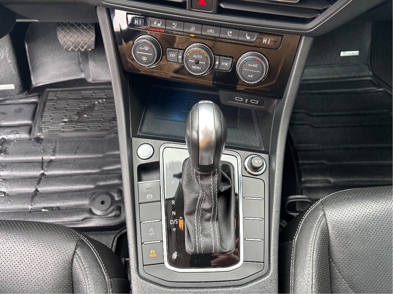 2021 Volkswagen Jetta Execline LEATHER ROOF NAV MEMORY SEATS C Photo