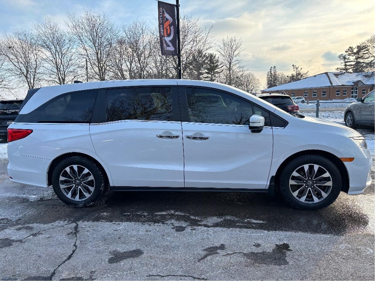 2023 Honda Odyssey EX-L 8 PASS LEATHER MEMORY SEATS ROOF ON Photo