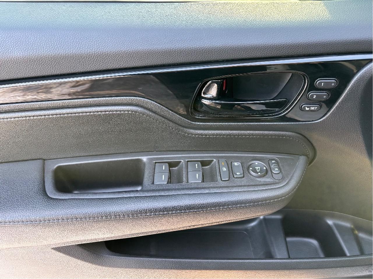 2023 Honda Odyssey EX-L 8 PASS LEATHER MEMORY SEATS ROOF ON Photo