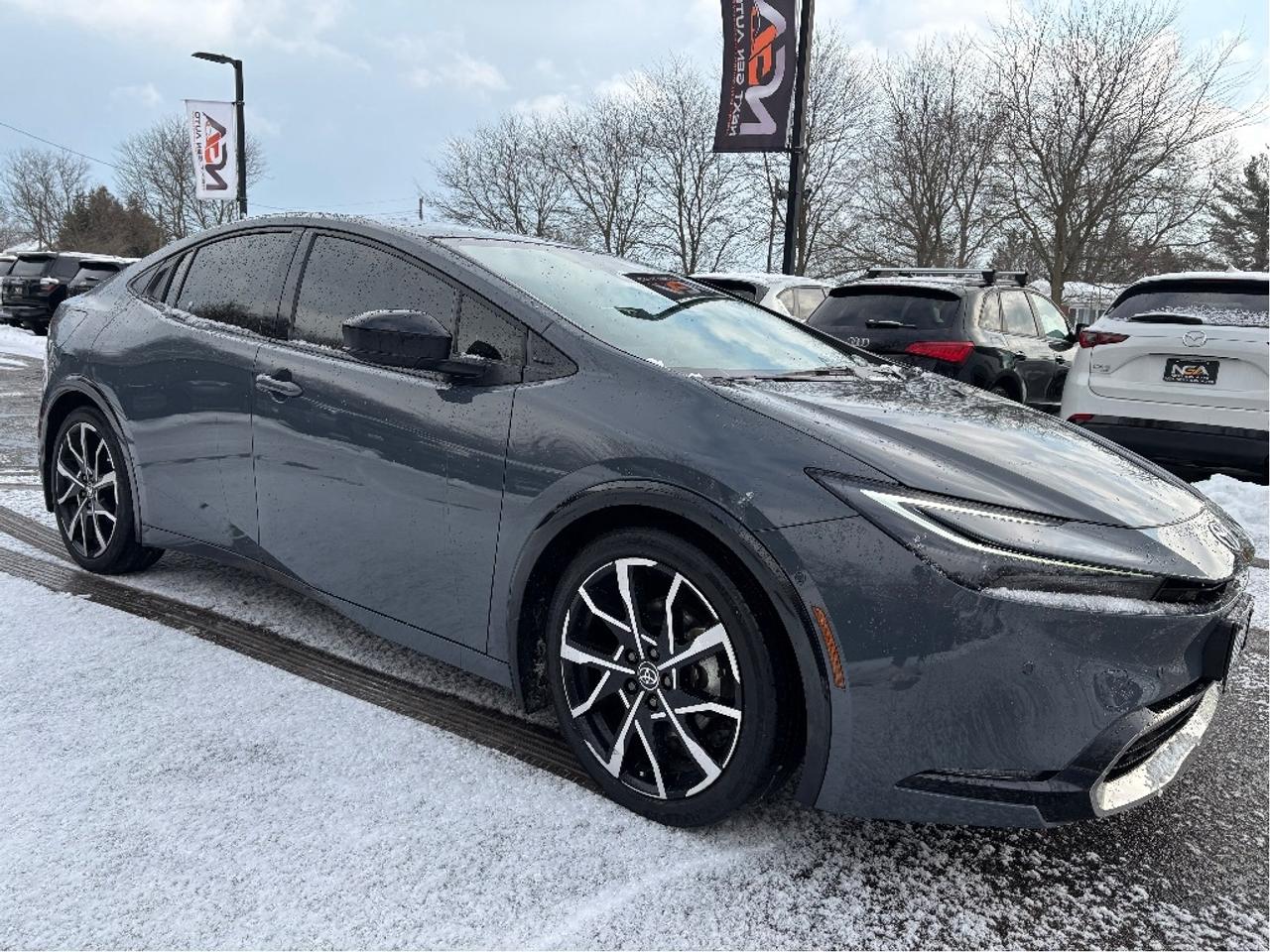 2024 Toyota Prius Prime XSE Premium LEATHER PANO ROOF ONE OWNER CL Photo