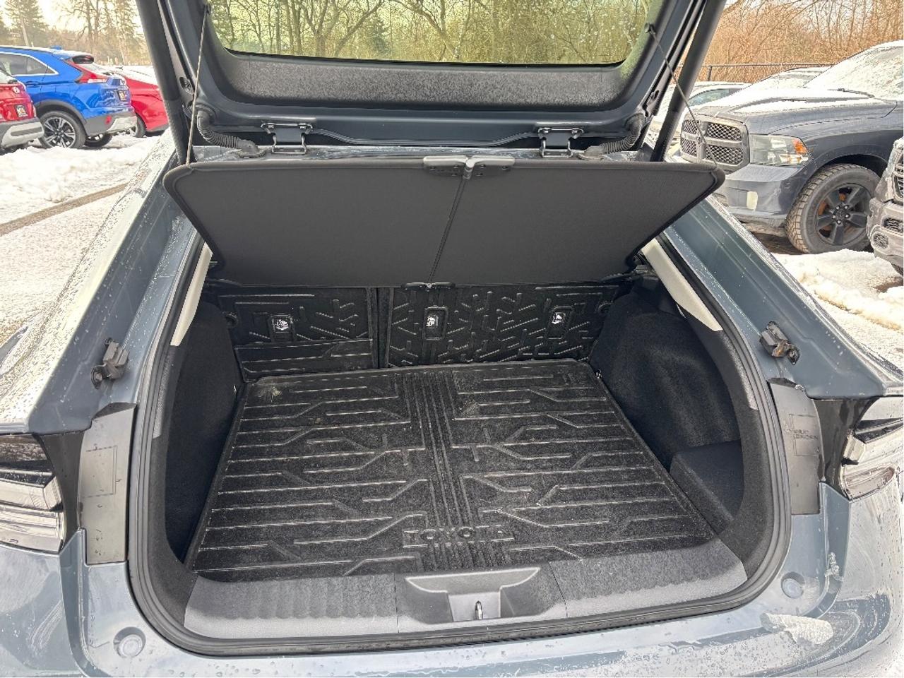 2024 Toyota Prius Prime XSE Premium LEATHER PANO ROOF ONE OWNER CL Photo