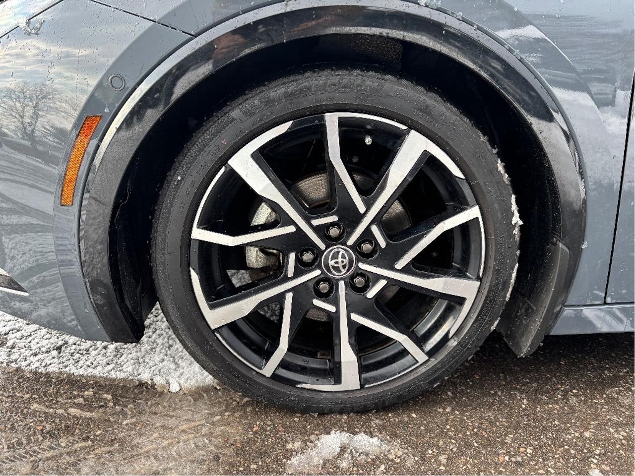 2024 Toyota Prius Prime XSE Premium LEATHER PANO ROOF ONE OWNER CL Photo