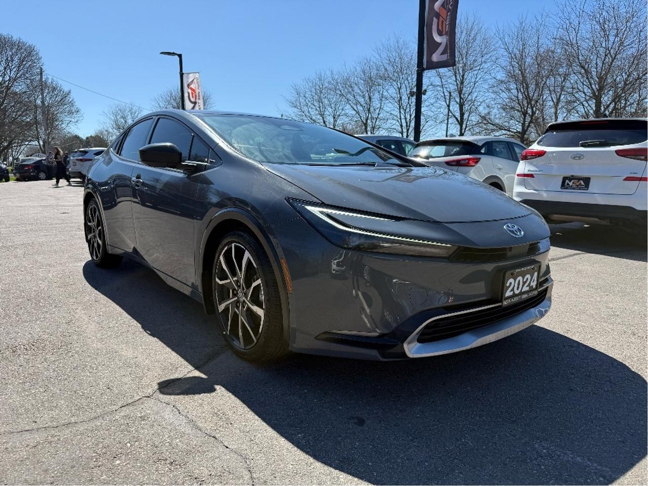 2024 Toyota Prius Prime XSE Premium LEATHER PANO ROOF ONE OWNER CLEAN Photo