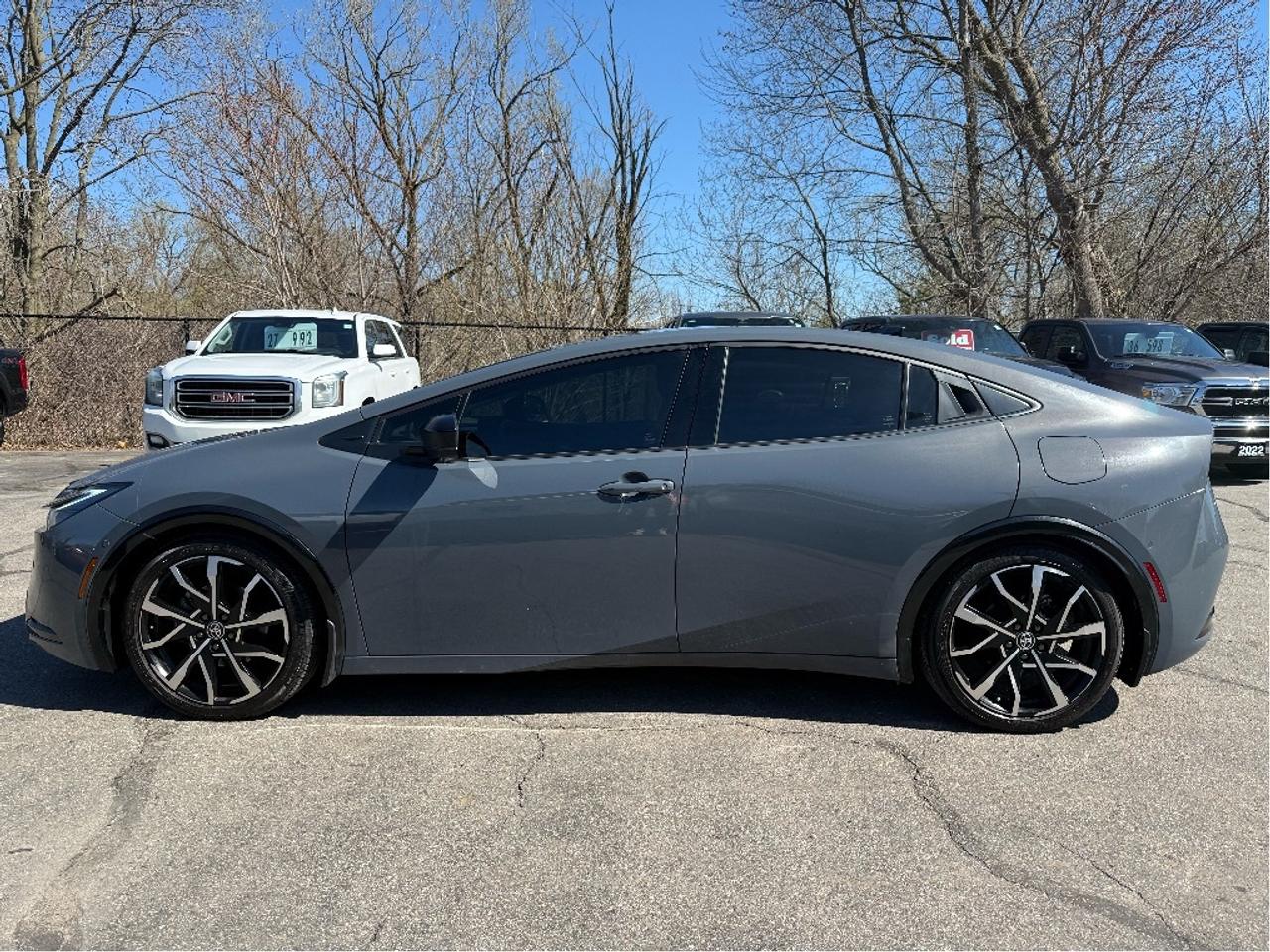 2024 Toyota Prius Prime XSE Premium LEATHER PANO ROOF ONE OWNER CLEAN Photo